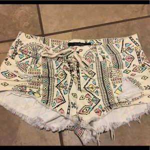 Billabong tied in the front shorts